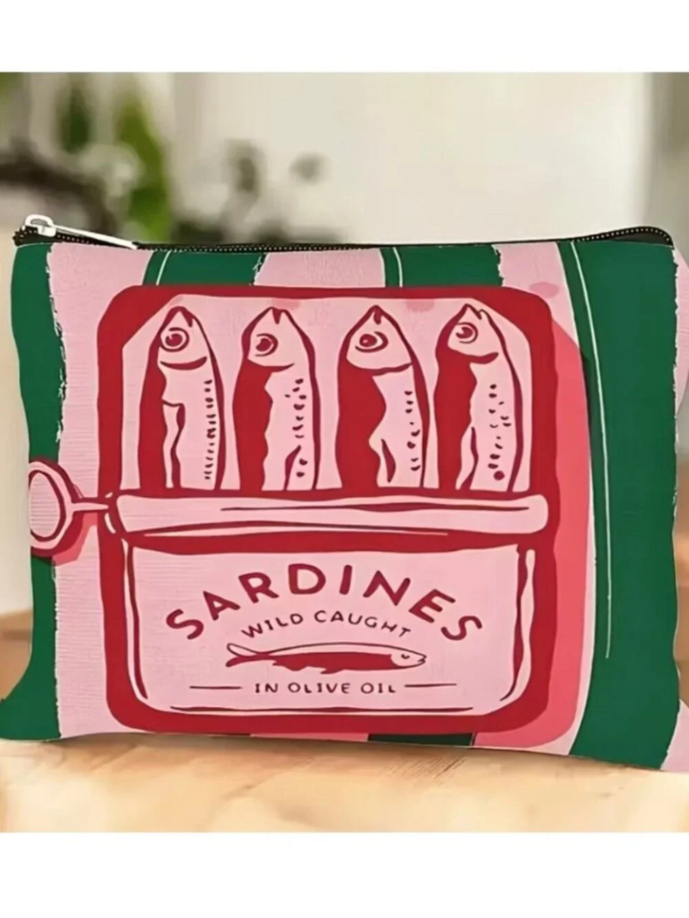 🎁FREE GIFT WITH PURCHASE Fabric Stripe Printed Zippered Pouch - Picture 1 of 3